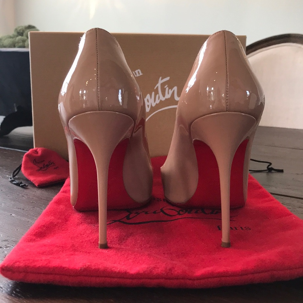 Sold—Christian Louboutin Nude Patent Leather Pump - Picture 3 of 8